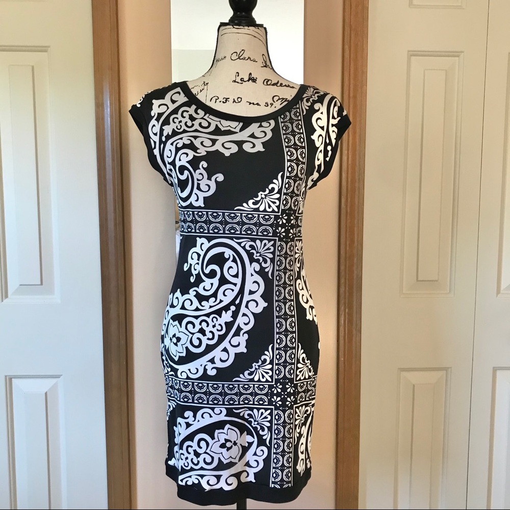 White House Black Market print dress